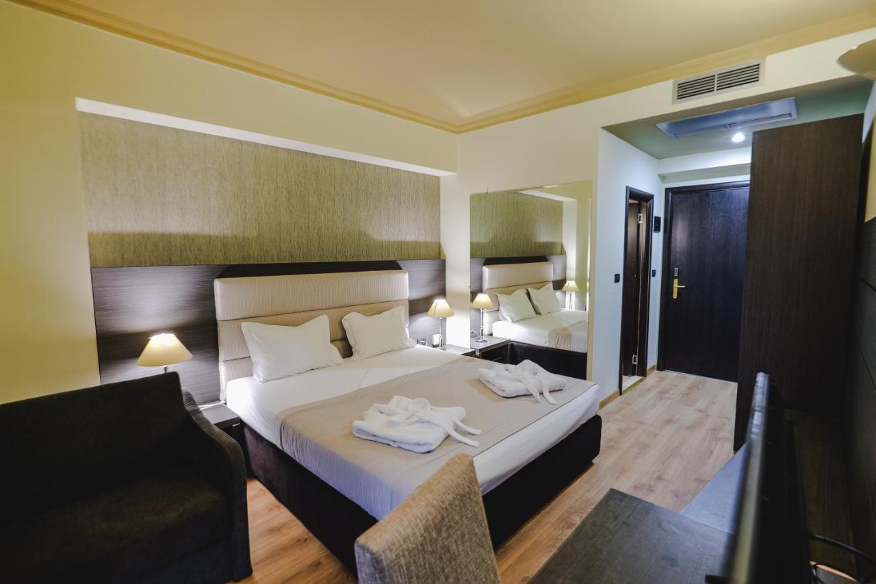 Double or Twin Room with Sea View